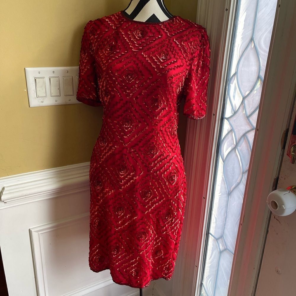 NWOT Mark and John by Gopal 100% silk red sequins& beaded over the knee dressSZM